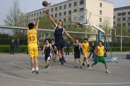公司迎五一職工籃球賽勝利落幕