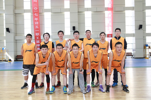 特鋼公司舉辦迎“五一”職工籃球賽
