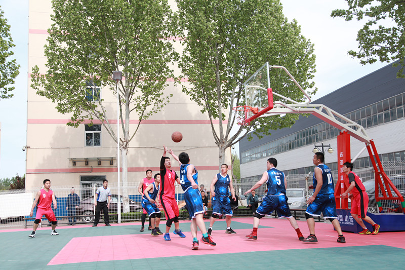 集團公司迎“五一”職工籃球比賽圓滿落幕