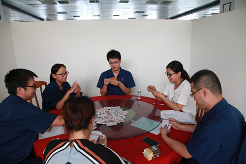 公司開展職工撲克夠級、象棋比賽