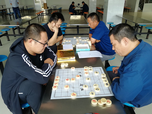 公司開展職工象棋、撲克比賽